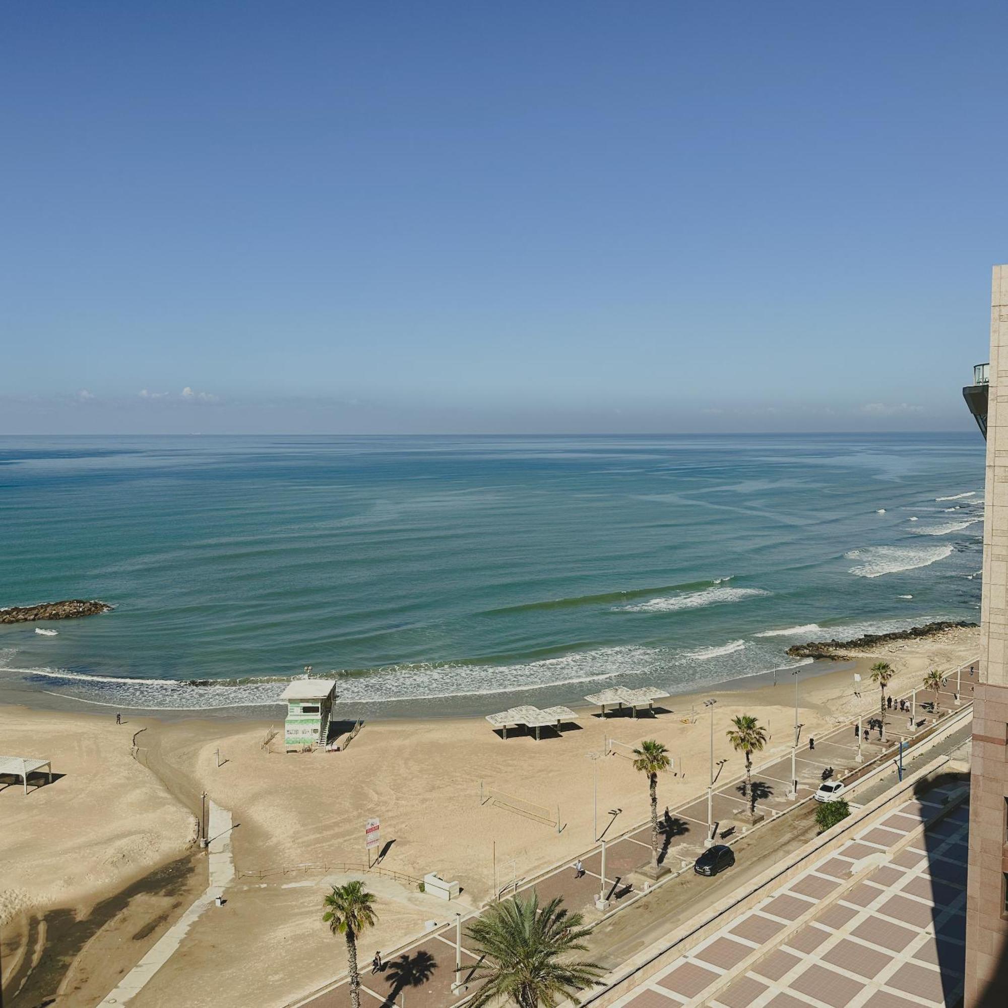 Haifa Almog Tower- "Blue Reef" Suite On The Sea Esterno foto