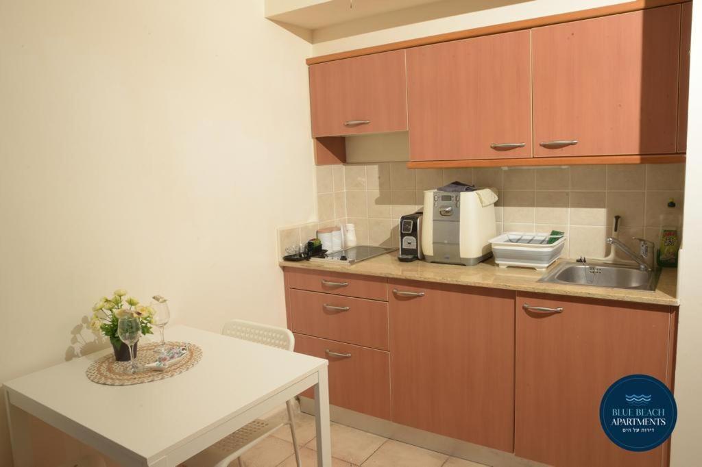 Haifa Almog Tower- "Blue Reef" Suite On The Sea Esterno foto