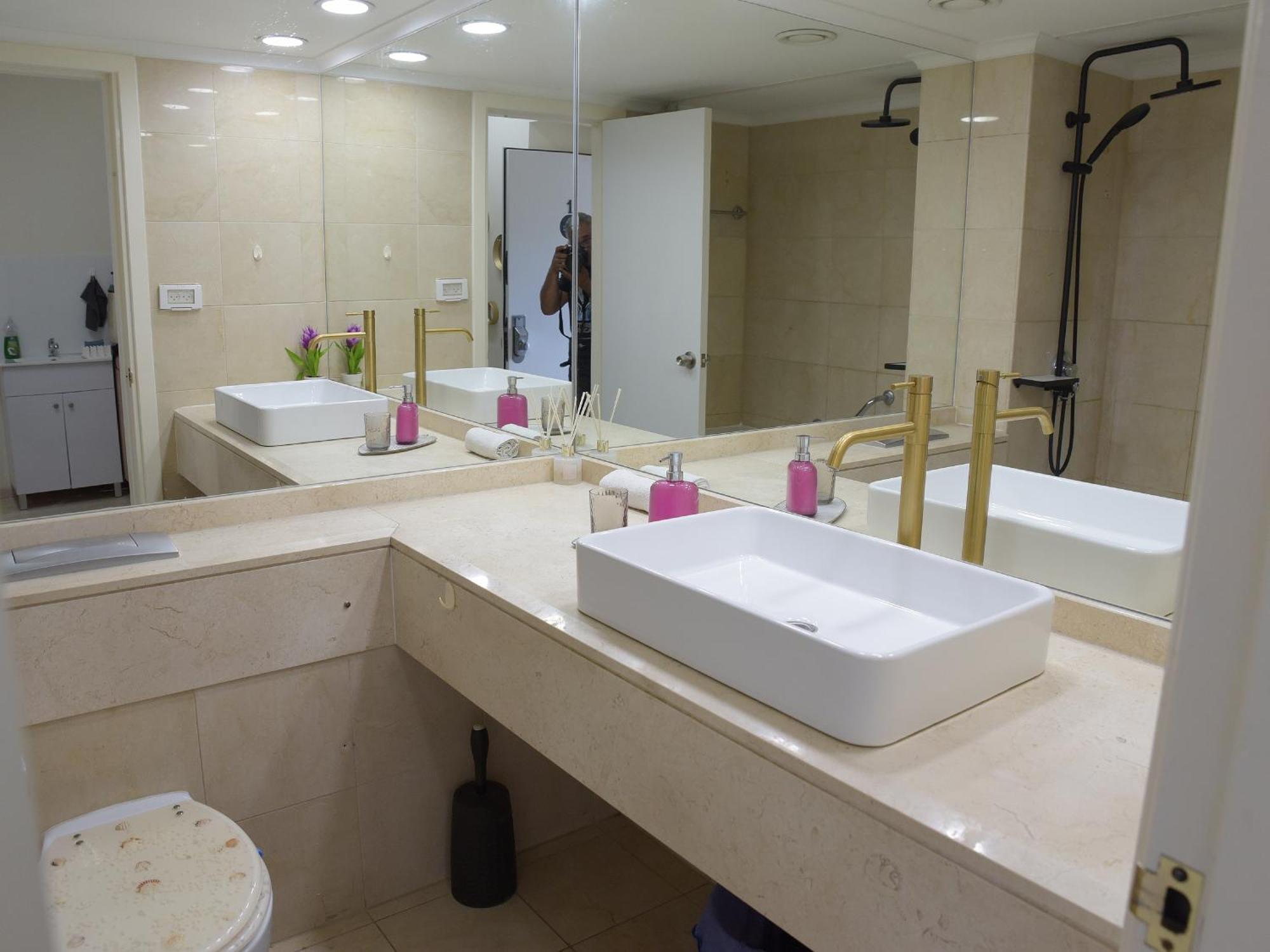 Haifa Almog Tower- "Blue Reef" Suite On The Sea Esterno foto